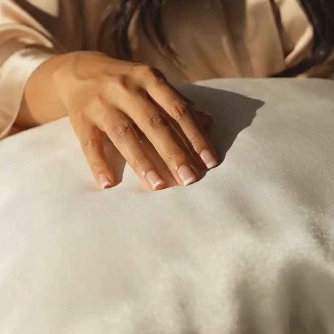 22 momme silk pillowcase in champagne gold
